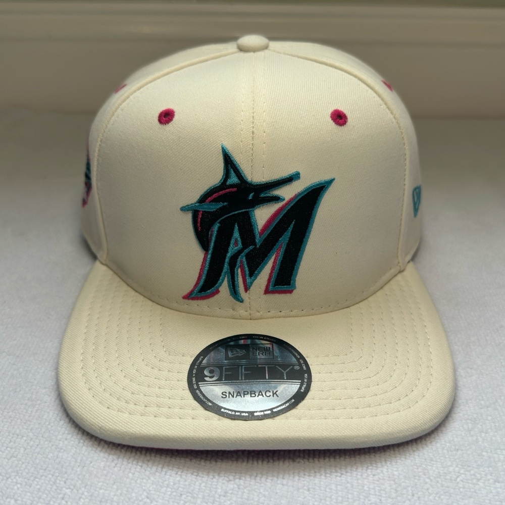 Men’s Miami Marlins New Era Snapback Cream White & Pink